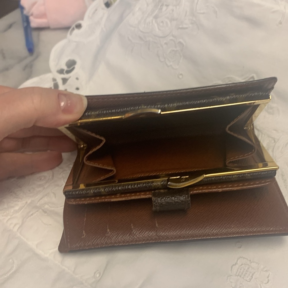 Louis Vuitton Agenda Wallet - Picture 12 of 15